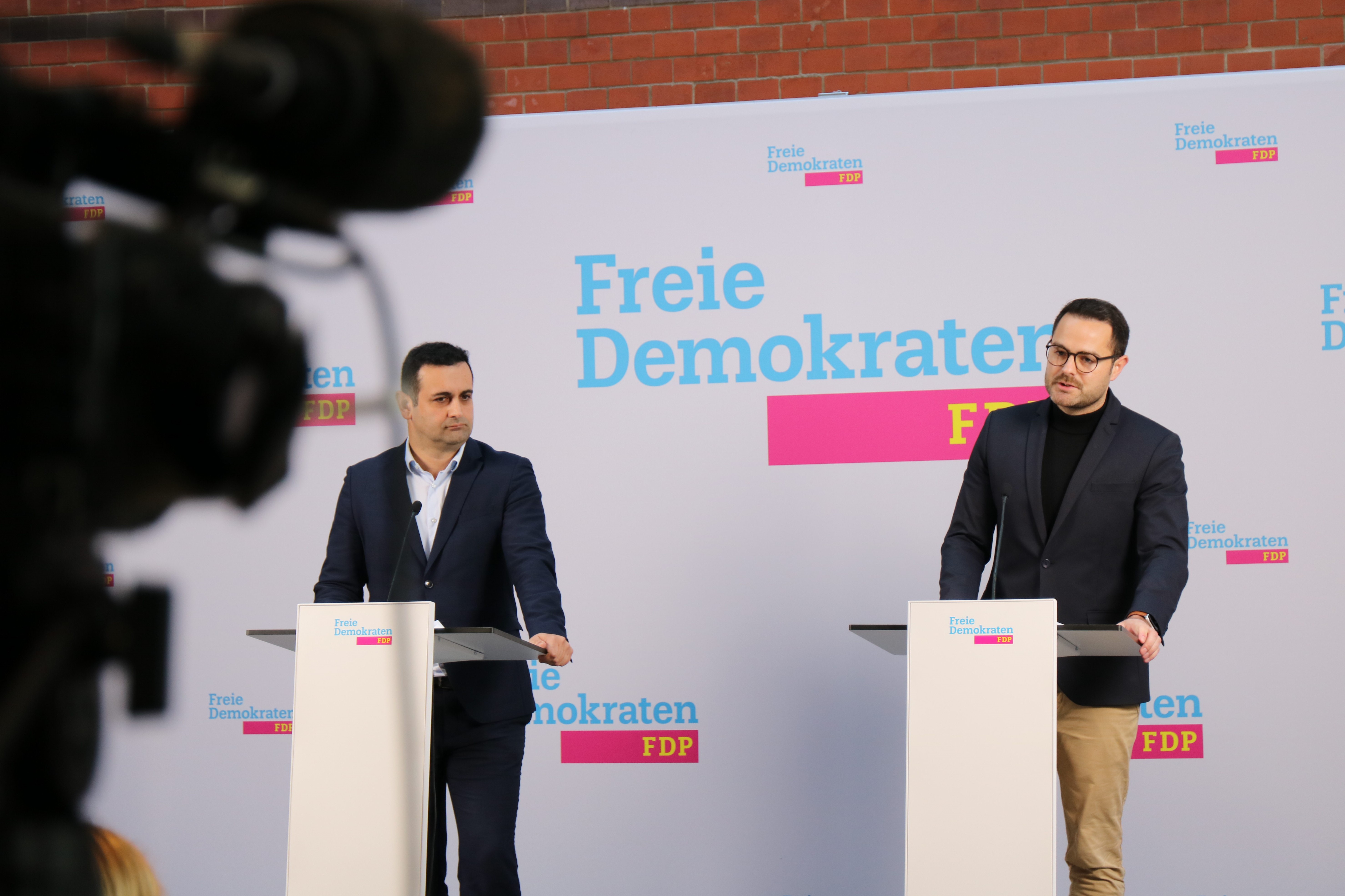  FDP-Generalsekretär Bijan Djir Sarai und Thore Schäck, Landesvorsitzender FDP Bremen