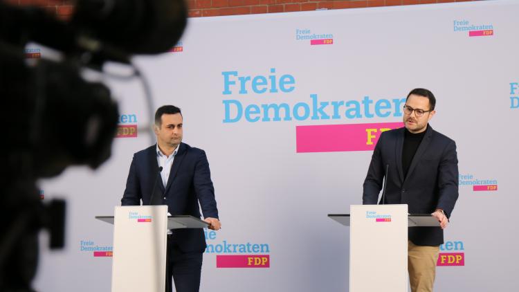 FDP-Generalsekretär Bijan Djir Sarai und Thore Schäck, Landesvorsitzender FDP Bremen