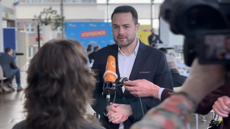 Thore Schäck Wahlprogramm Landesparteitag Interview Buten un Binnen