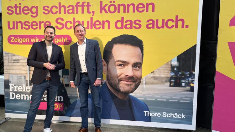 Kampagnenvorstellung FDP Bremen Thore Schäck Hauke Hilz Plakat Gelb Magenta